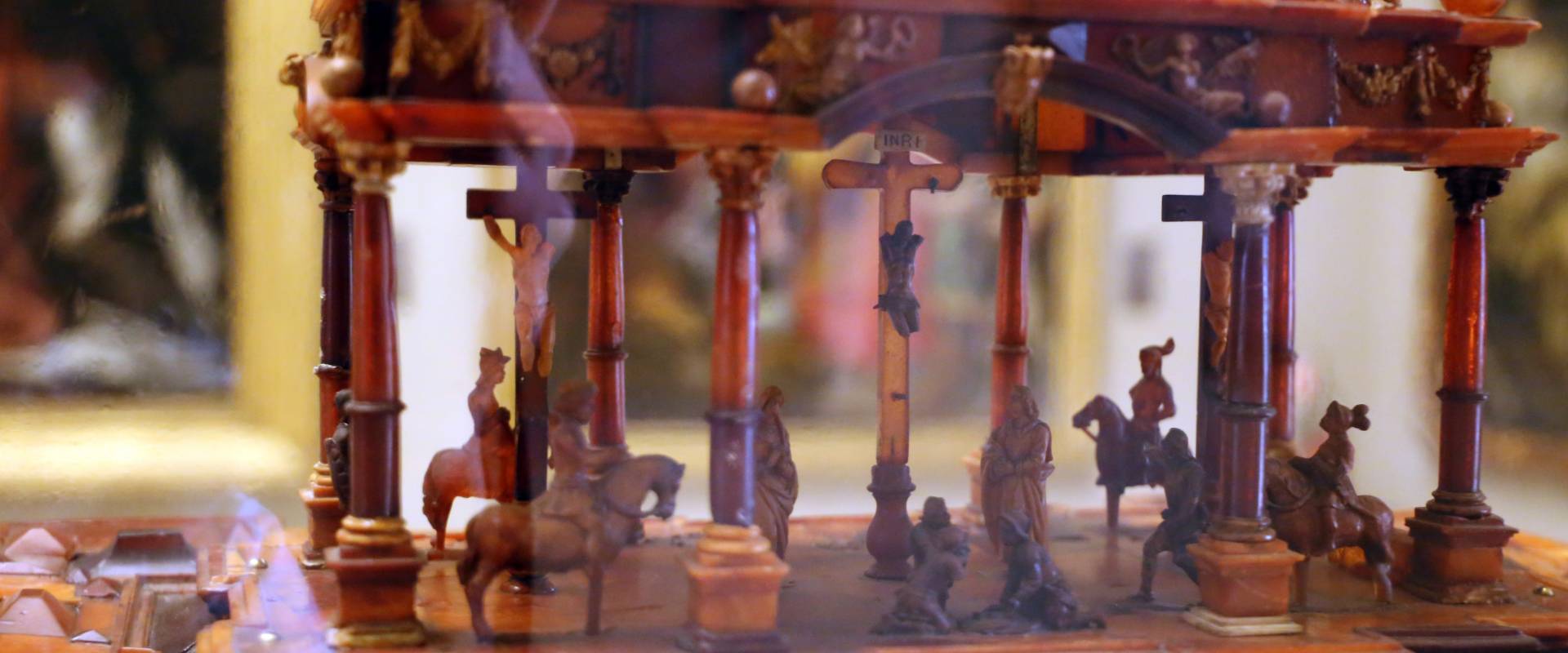 Manifattura tedesca, stipo in legno, ottone, vetro, ambra e avorio, 1625 ca. 05 foto di Sailko